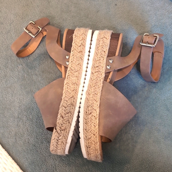 Platform sandals - Picture 4 of 6